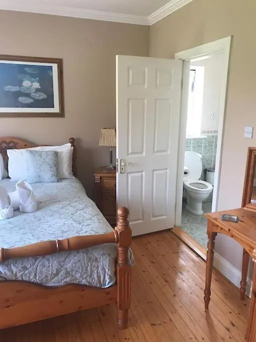 Killarney Farm House. 0*,